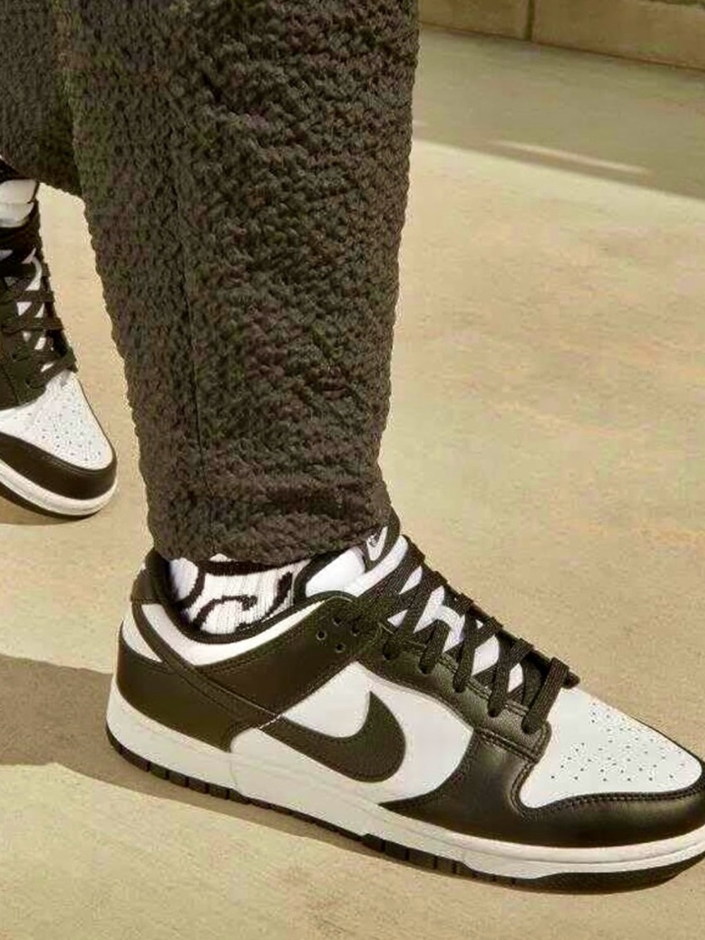 Nike Black and White Kids Low-Top Sneakers